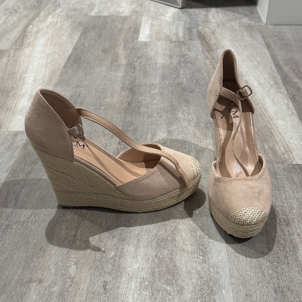 Women's Tan Wedge Shoes